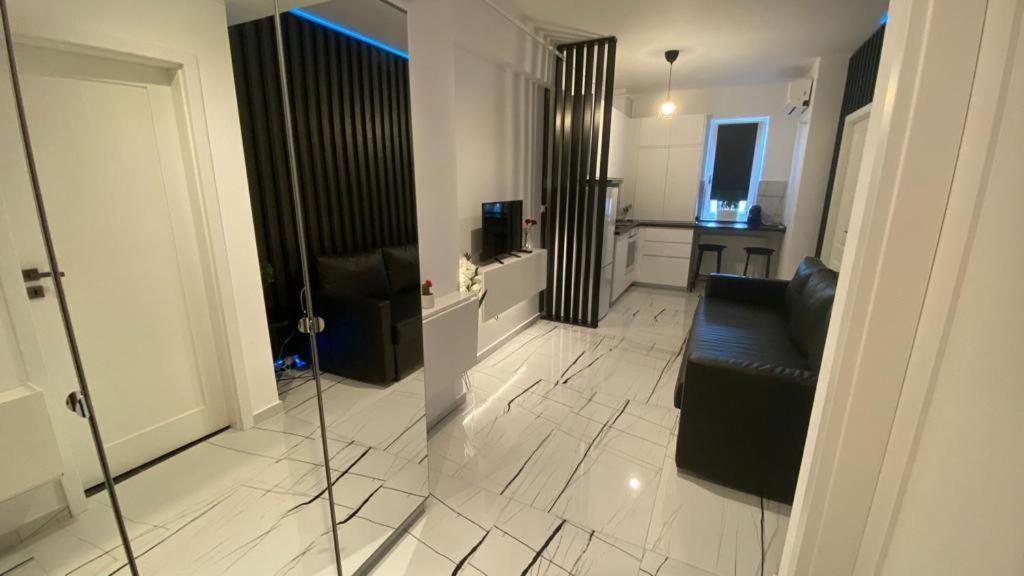 Q Luxury Apartment - Palas Center Iasi Luaran gambar